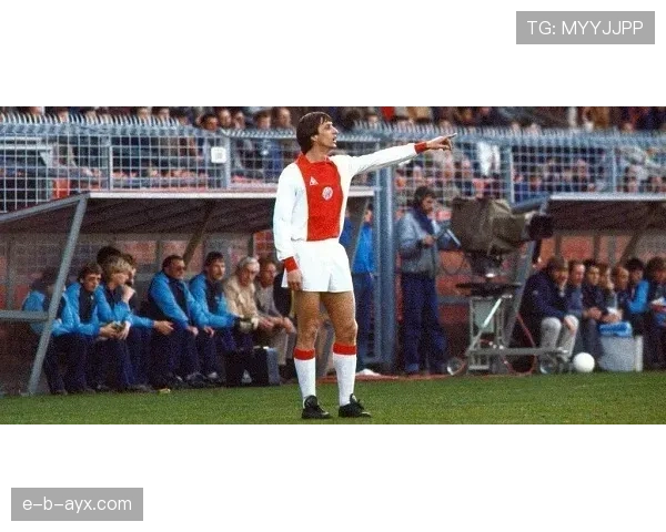 克鲁伊夫战术遗产持续塑造现代足球战术格局 克鲁伊夫战术遗产持续塑造现代足球战术格局