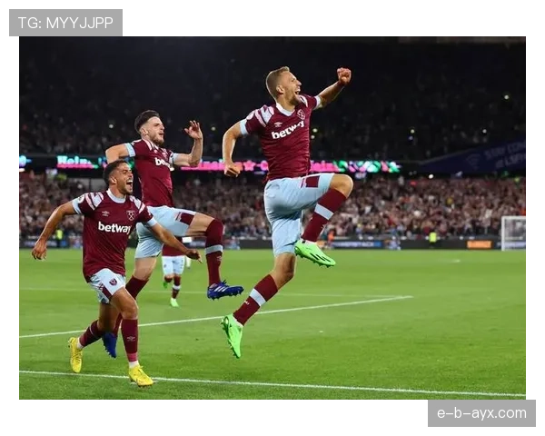 弗拉基米尔·库法尔状态回暖,助西汉姆联后防稳固 弗拉基米尔·库法尔状态回暖,助西汉姆联后防稳固