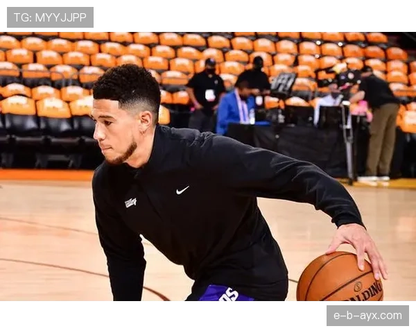 布克训练完直接去夜店？这作息普通人真扛不住